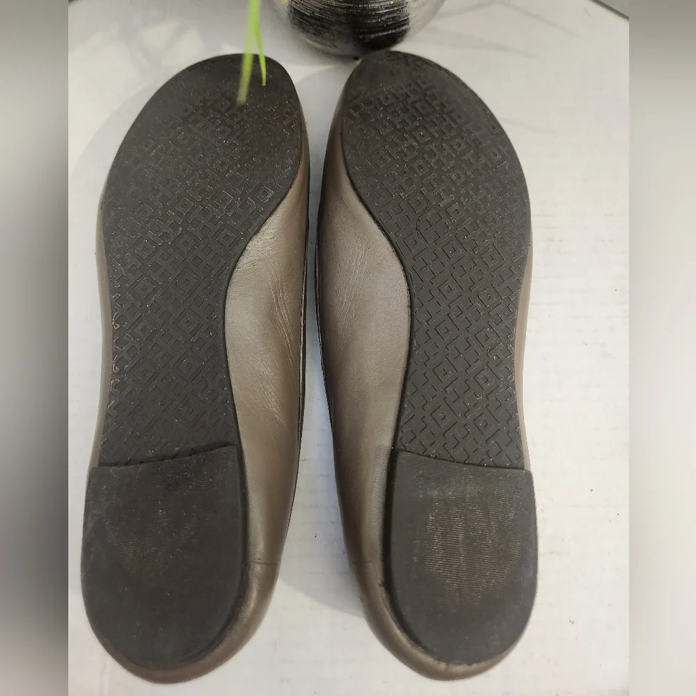Tory Burch Shoes Women's Size 8.5M Taupe Olive Green Ballet Flats Lowell